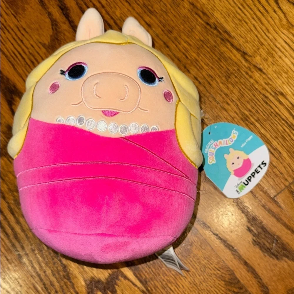 Squishmallow muppets Miss Piggy NWT